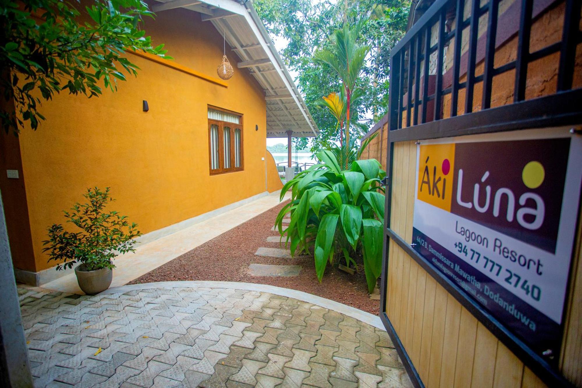 Aki Luna Lagoon Resort Hikkaduwa Exterior photo