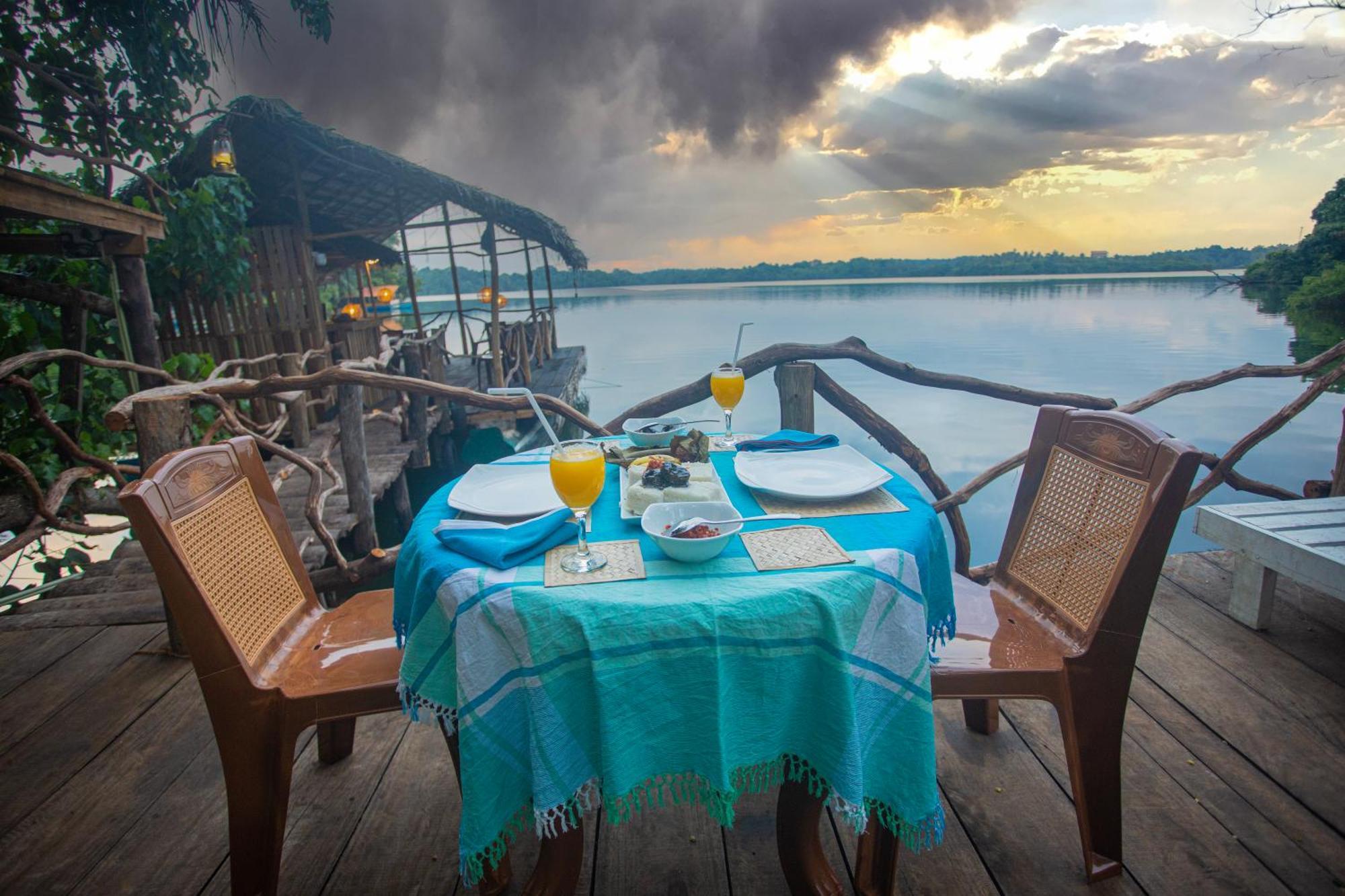 Aki Luna Lagoon Resort Hikkaduwa Exterior photo